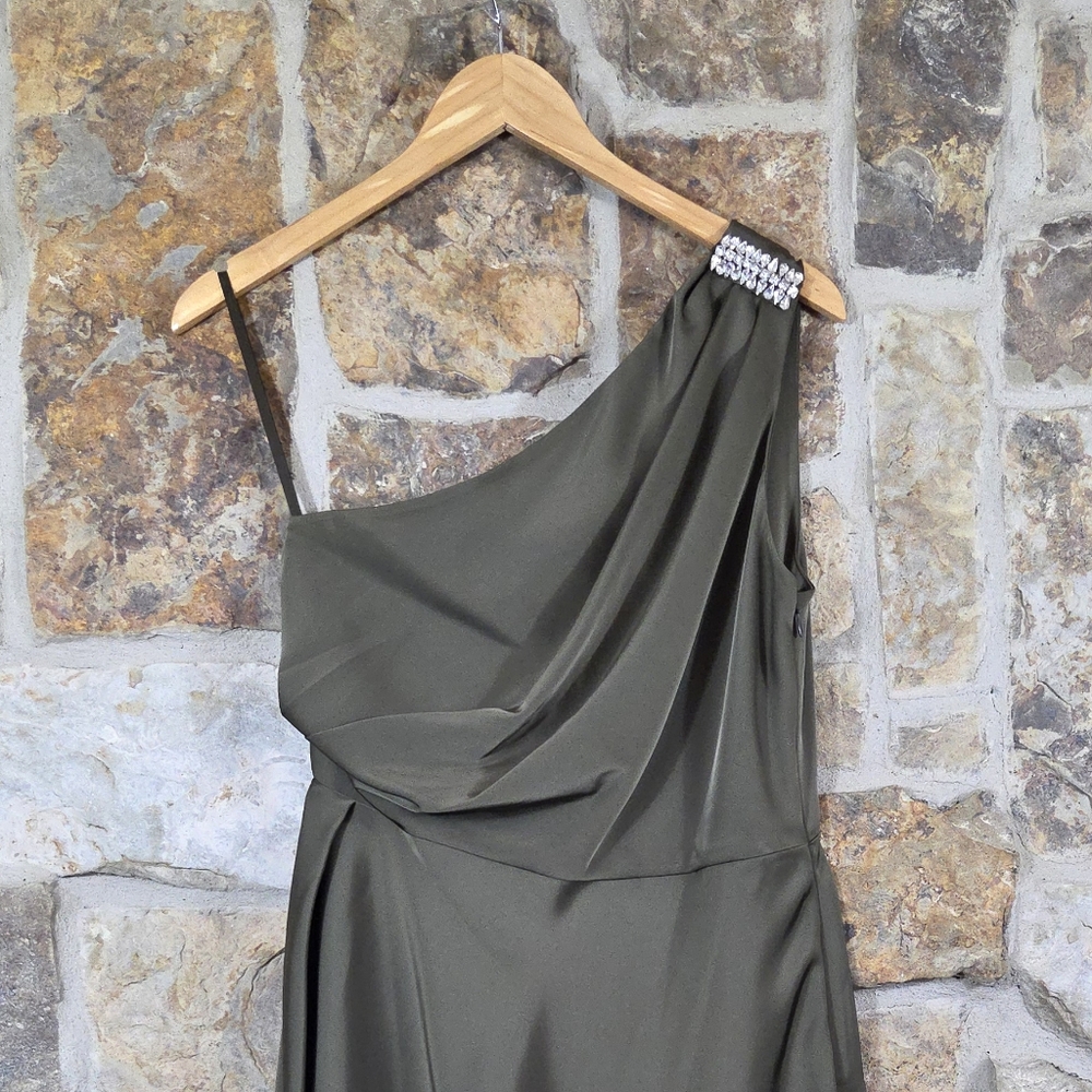 NEW Sachin + Babi Evangeline Ruffle One Shoulder Dress - Picture 3 of 11